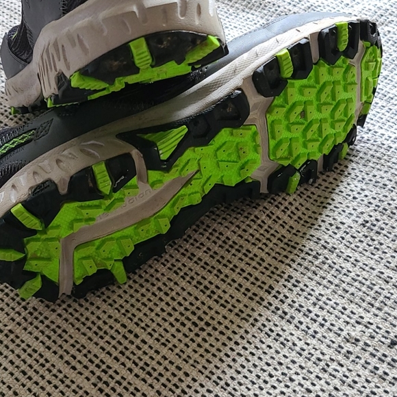 NEW BALANCE athletic shoes - Picture 3 of 4